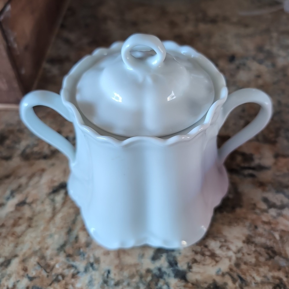 Vintage‎ Hutschenreuther Selb Bavaria, Germany Racine White Porcelain Sugar Bowl